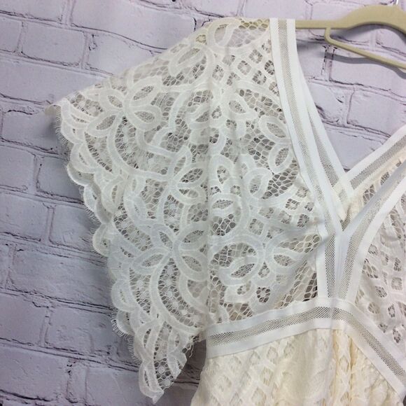 Luxxel Romper Women's Sz L Ivory Lace Sheer Top Lined Bottom Beachy Boho Festive - Picture 8 of 10